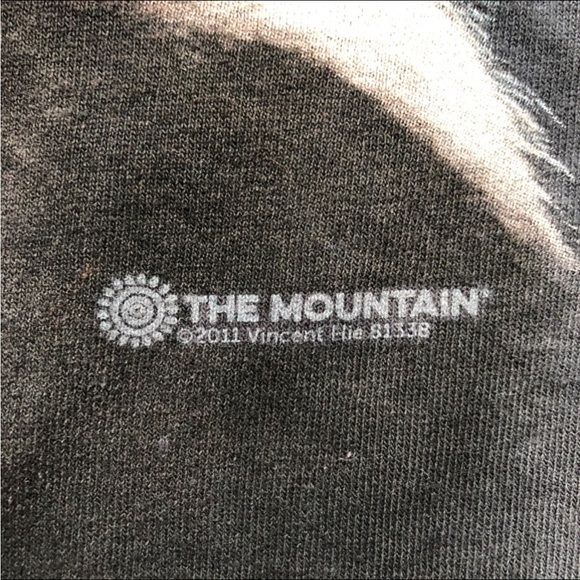 The Mountain Panda Bear 🐼 Face T-Shirt. Size Large. - Picture 14 of 15